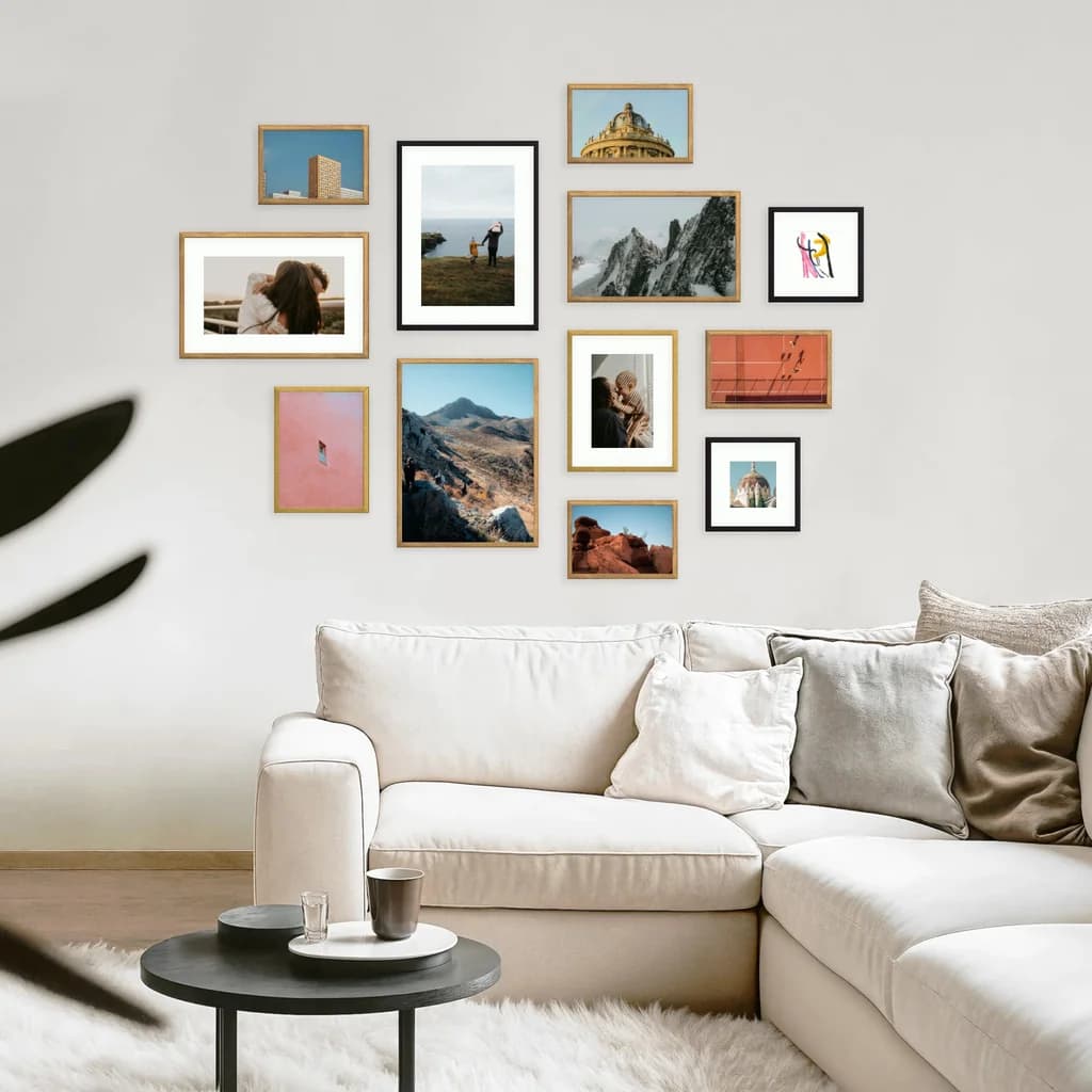 Elegant picture frames for living room – stylish photo wall as wall decoration
