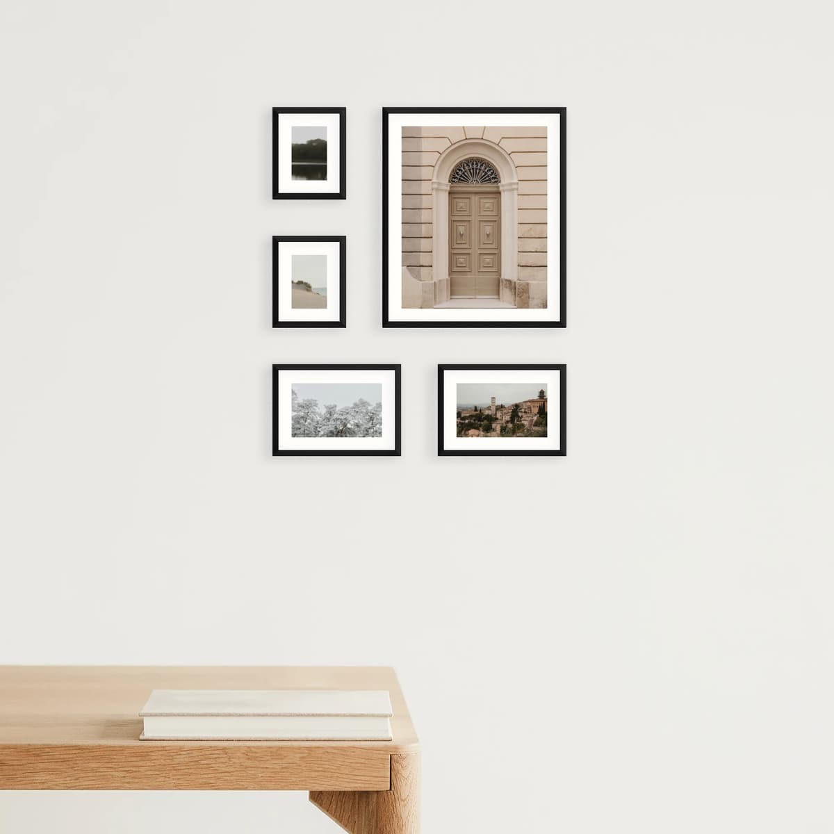 Photo wall 5 frames - Crosspoint - interior view