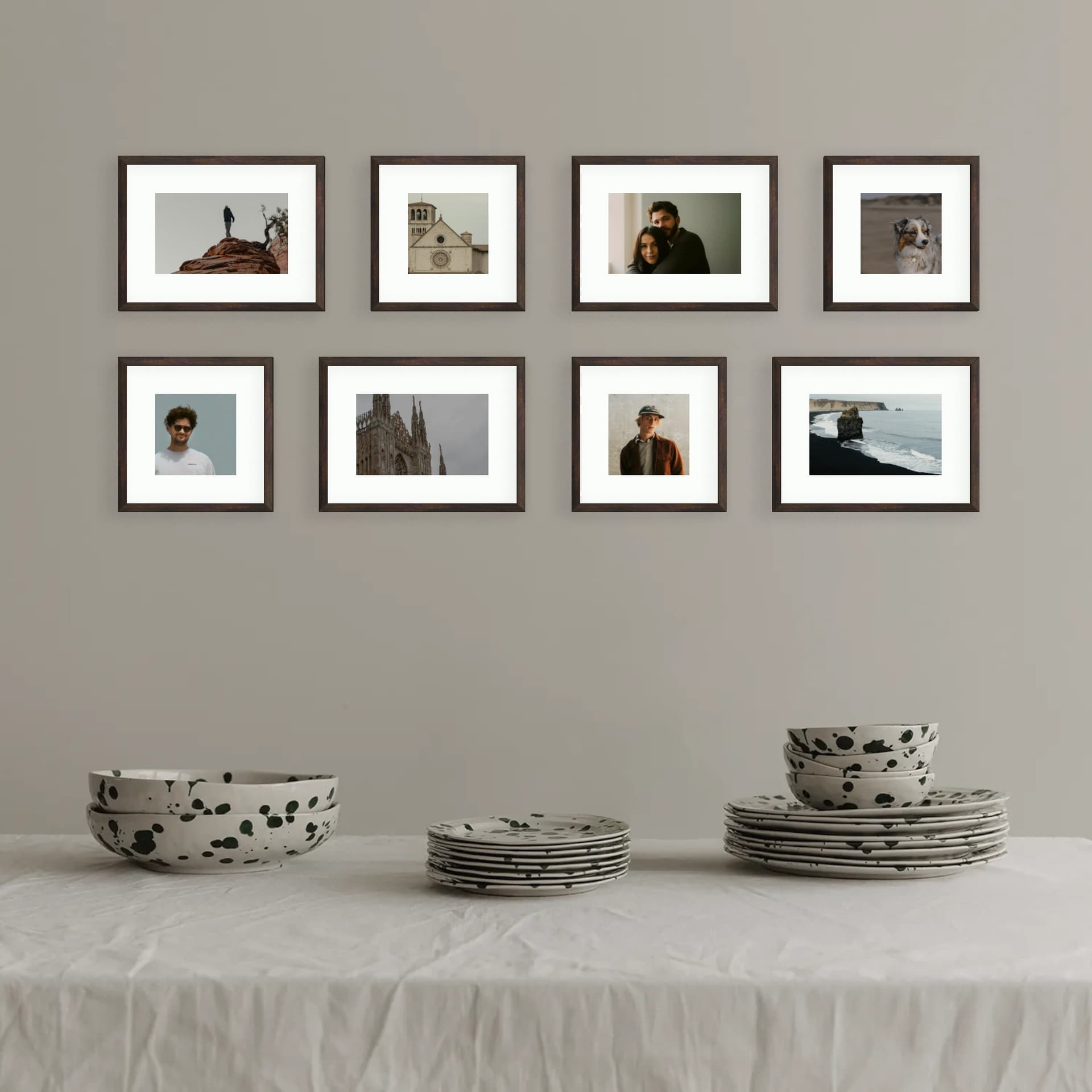 Photo wall 8 frames - Gallery Core - interior view