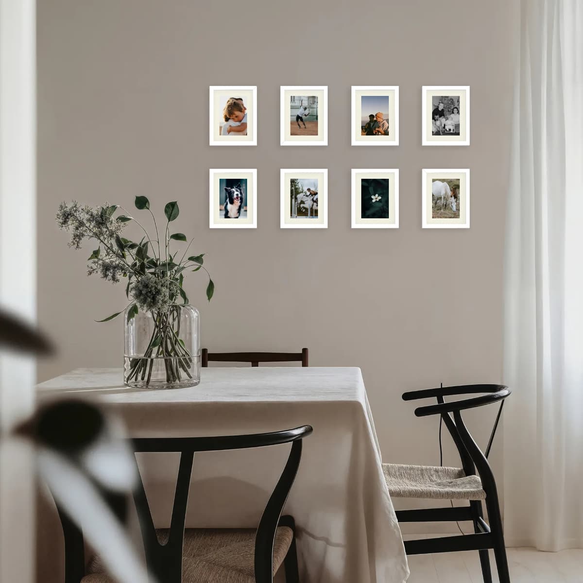 Memory Array lines your snapshots in two razor-straight rows, echoing a contact-sheet strip on the wall. The grid expands from a tidy 2×2 to a broad panorama without ever breaking its precise rhythm. Perfect for curating a sequence of candid moments when you want clean order and instant storytelling.