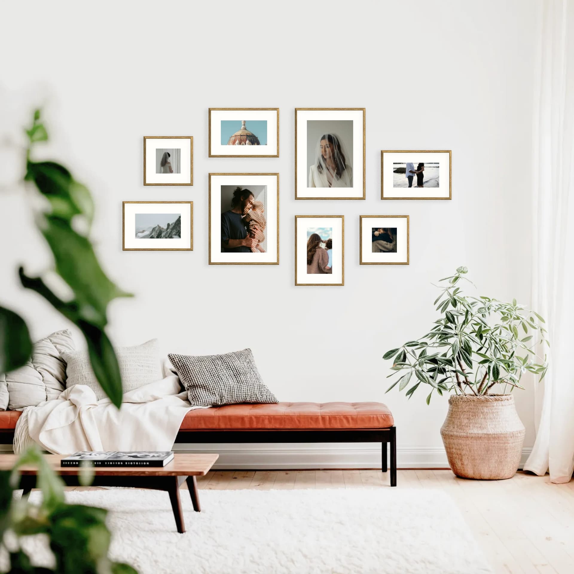 Photo wall 8 frames - Organic Flow - interior view