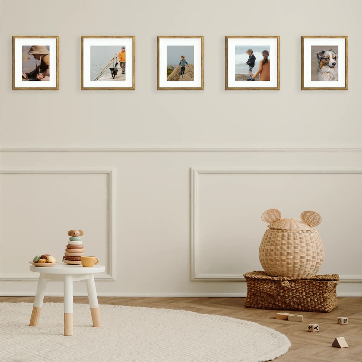 Photo wall 5 frames - Playful Line - interior view