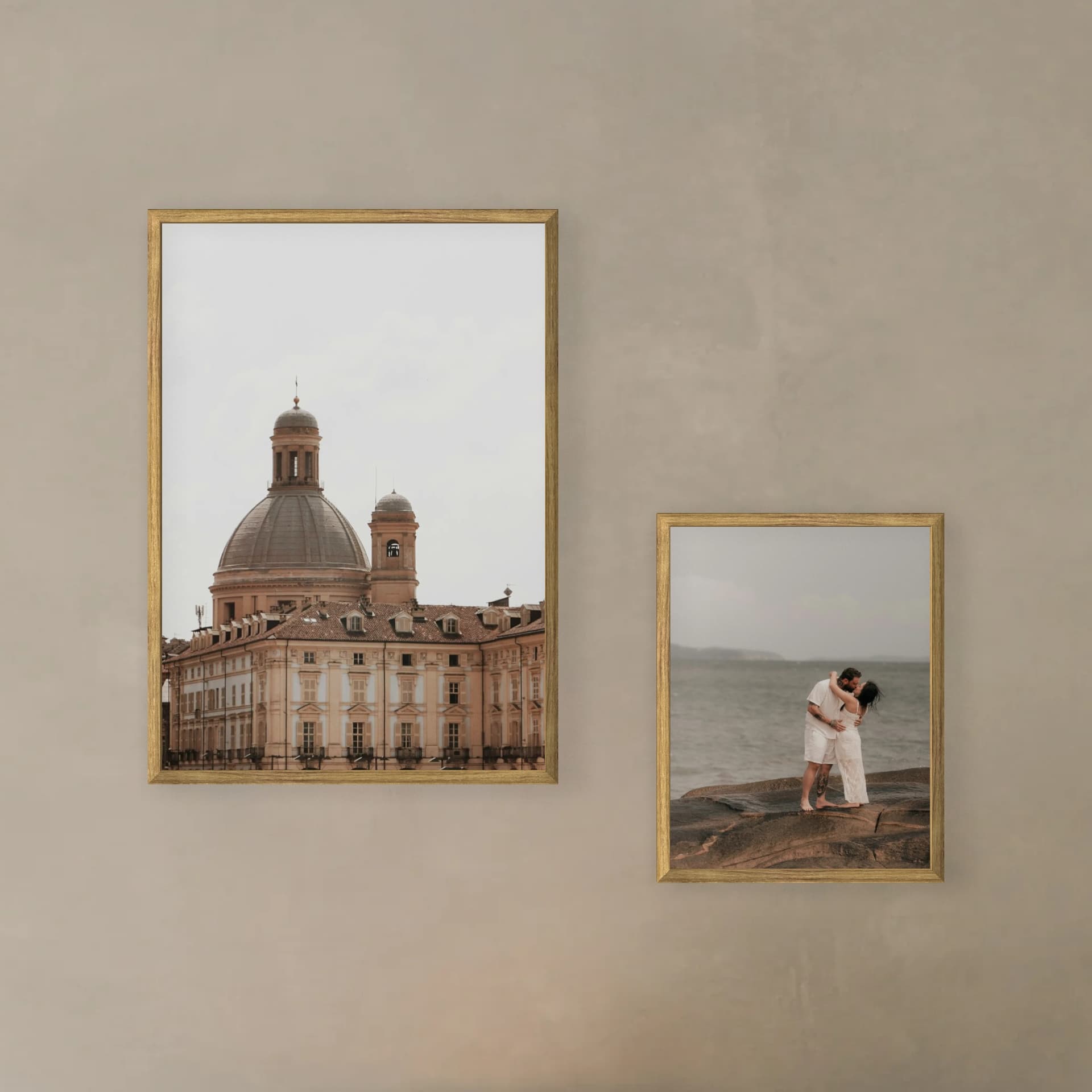 Photo wall 2 frames - Centerpiece Flow - main view